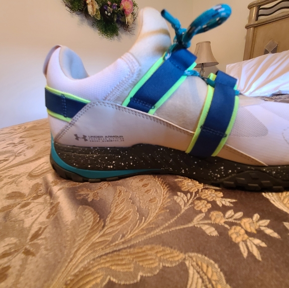 Under Armour sneakers - Picture 4 of 5